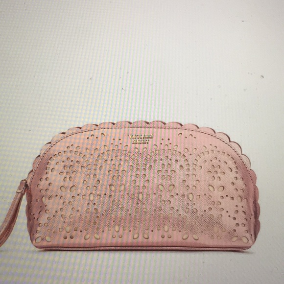 VICTORIA’S SECRET - PETAL EDGE BEAUTY MAKE-UP BAG - Picture 2 of 8